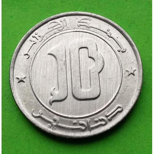 UNC - биметалл - Алжир 10 динаров 2002 г.