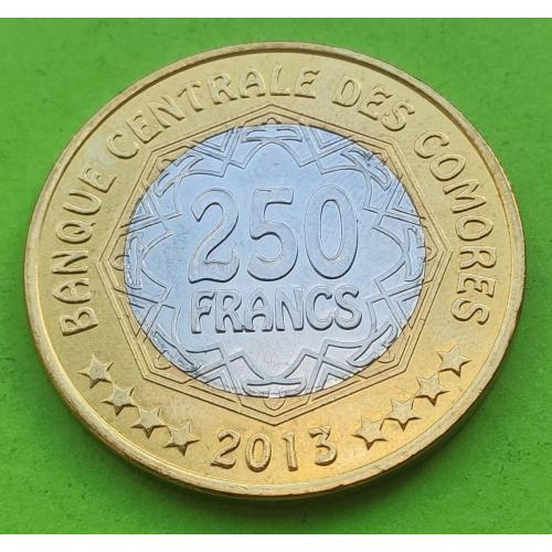 UNC - юб. Коморские острова 250 франков 2013 г.