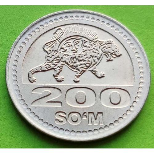 Узбекистан 200 сомов 2018 г.
