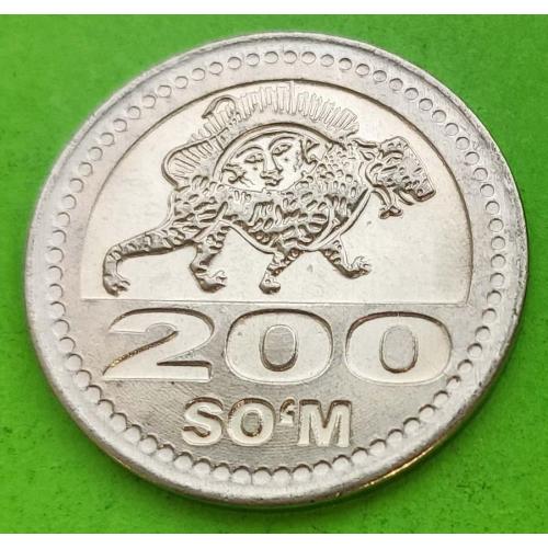 Узбекистан 200 сомов 2018 г.