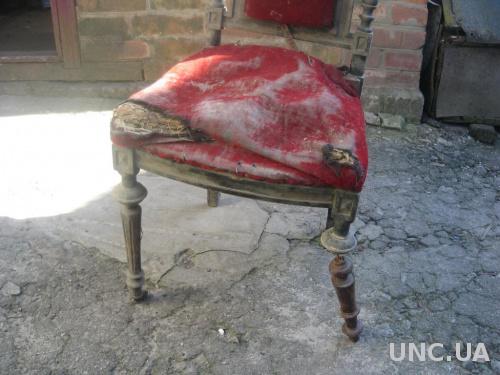 Старинный стул
