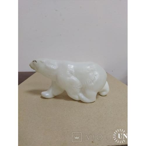 Игрушка белый медведь 2
