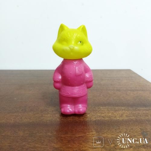 Игрушка Кот в косоворотке, дутый пластик