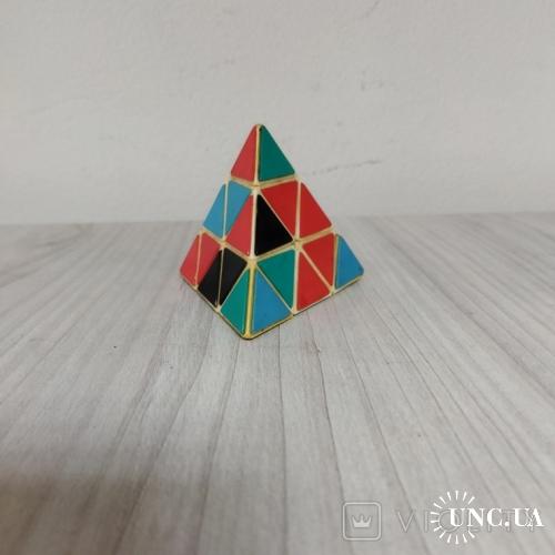 Пирамидка Рубика 4