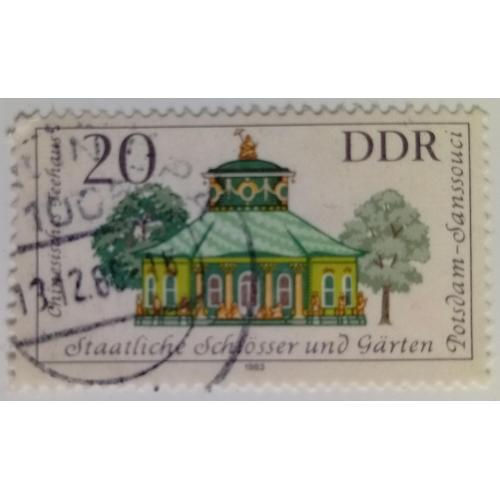 ГДР 1983 Дворец, гашеная