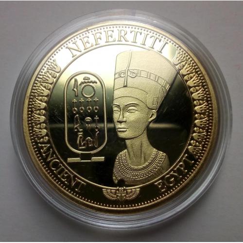 Монета Нефертити, диаметр 4 см, в капсуле