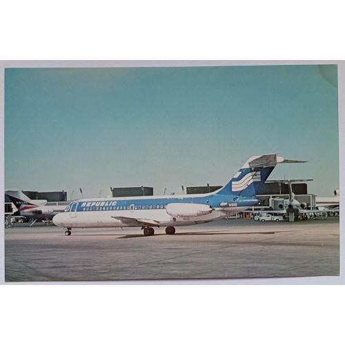 Открытка Самолет Republic Airlines Douglas DC-9-15