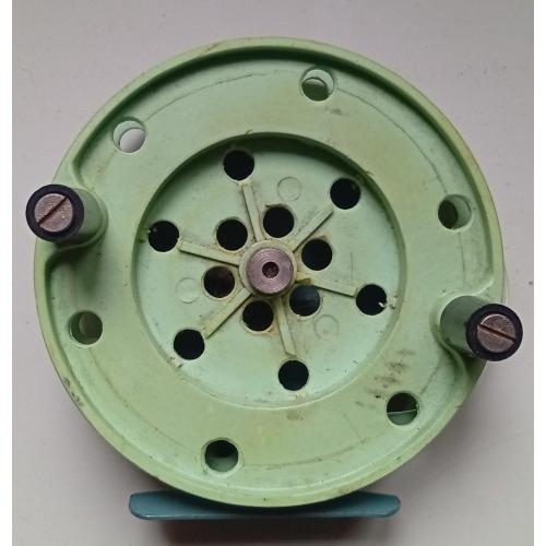 Спиннинговая катушка 90 мм, светло-зеленая