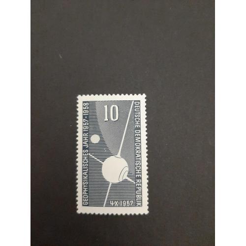 1957г.-ГДР, марка, Космос, "Первый ИСЗ", негашеная, состояние коллекционное