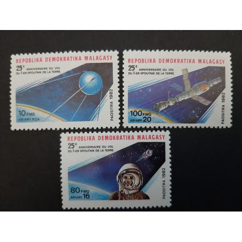 1982г.-Мадагаскар, Космос, Серия 3 марки, негашеная, состояние коллекционное