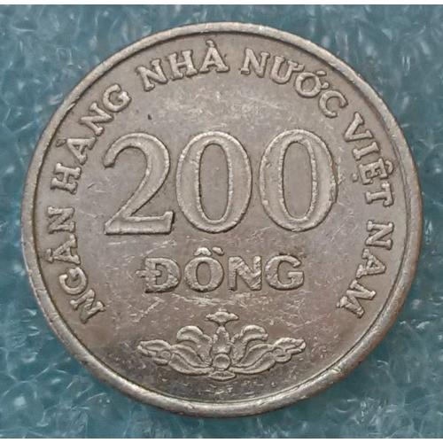 В'єтнам 2003 200 донг брак викрошка 1974