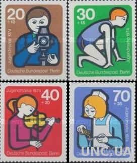 Германия Берлин 1974 марки детям кино фото спорт музыка медицина ** о