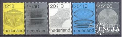 Нидерланды 1970 искусство геометрия фигуры математика фольга необычные марки ** о