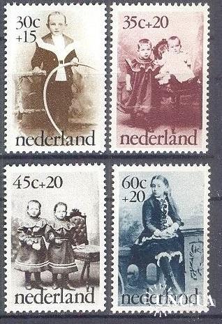 Нидерланды 1974 марки - детям дети ретро фото костюмы серия ** о