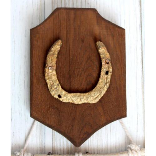 Декоративне панно підкова на дубовій основі з гірляндою макраме листочки