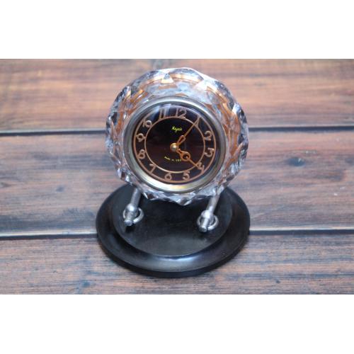 Годинник Маяк кришталевий корпус