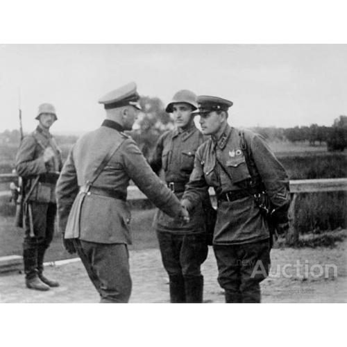 1939 г Сов. и нем. офицеры согласовывают демаркационную линию после раздела Польши.