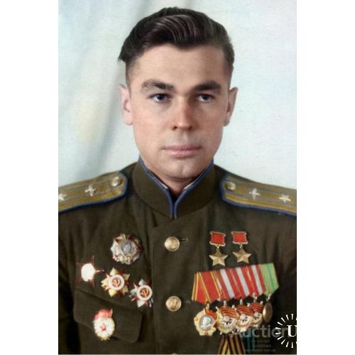 Алексенко Владимир, летчик, дважды Герой Советского Союза.