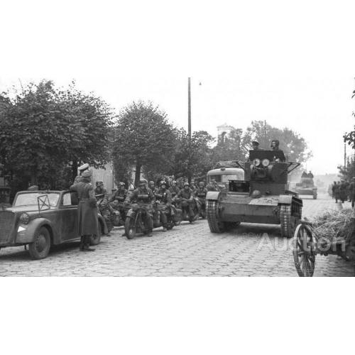 Брест 1939 г Советская и немецкая техника на улицах Бреста