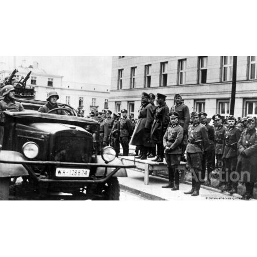 Брест сентябрь 1939 Прохождение маршем немецких войск перед Гудерианом и Кривошеиным