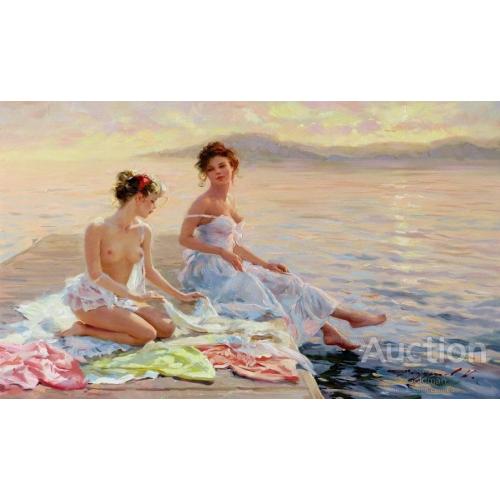 Две девушки на берегу моря.