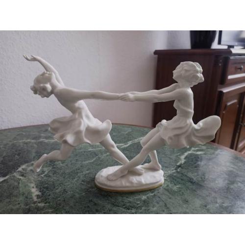 Фарфоровая статуэтка Германия: К.Туттер.  «Танец» Hutschenreuter