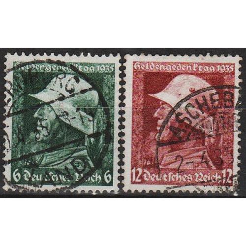 1935 - Рейх - Пам'яті героїв Mi.569-70  _4.0 € _гаш