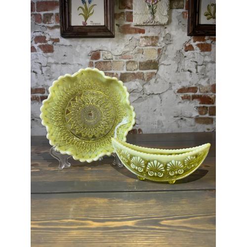 Красивая ваза для цветов из уранового слDavidson. Дизайн зарегистрирован в 189