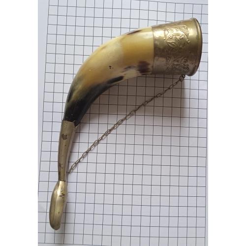 Декоративный рог для питья с металлическими накладками