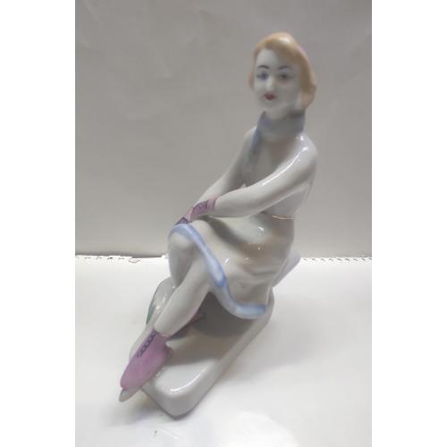 Порцелянова (фарфорова) статуетка "Дівчина на котке" ЗХК Полонне 