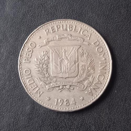 1/2 песо 1984 Доминикана