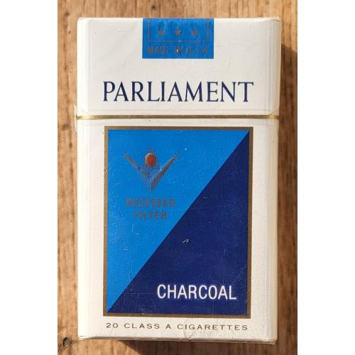 Пачка сигарет Parliament США 1980-90е годы