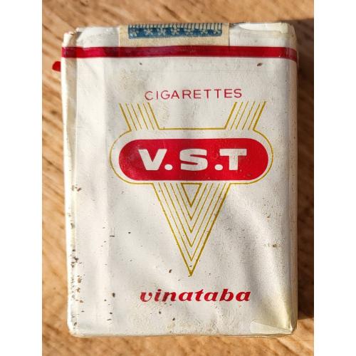 Пачка сигарет "V.S.T." Вьетнам. 1990е