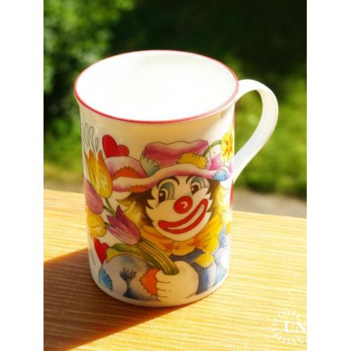 * чашка   англия  - костяной фарфор  fine bone china - - клоуны