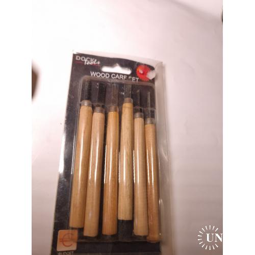 * Набір фігурних різців     (стамески) по дереву Wood carving set