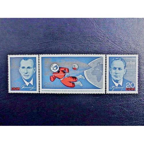 Поштова марка Німеччина НДР " Космос " 1965 рік **