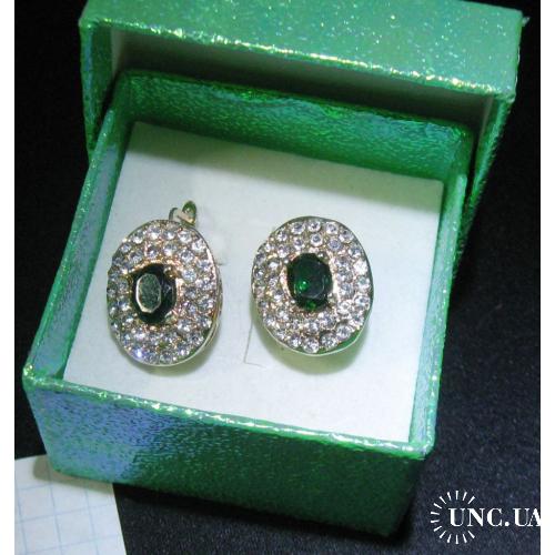 Стильные серьги сережки с камнями в упаковочной коробке НОВЫЕ