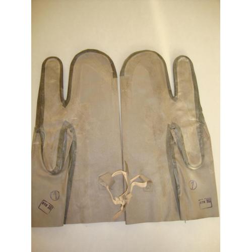 Перчатки от костюма Л-1