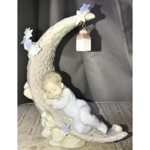 Фарфоровая статуэтка Lladro «Небесный сон» "Heavenly Slumber"