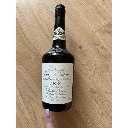 Кальвадос Calvados Coeur de Lion Pays d’Auge 1981 года в подарочной деревянной упаковке