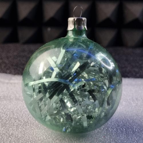 Елочный шар из зелёного стекла с мишурой, СССР