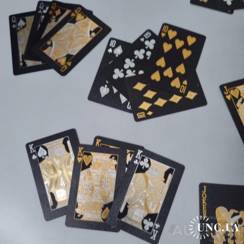 Карти гральні pocker пластикові чорно-золоті, зносостійкі водонепроникні