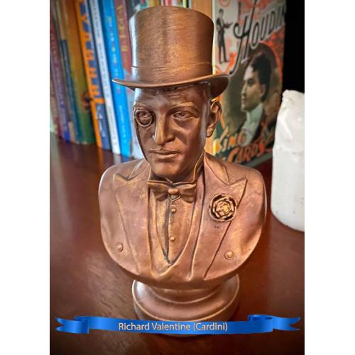 ​Бюст известного иллюзиониста и фокусника Кардини. (Смотрите в профиле так ж