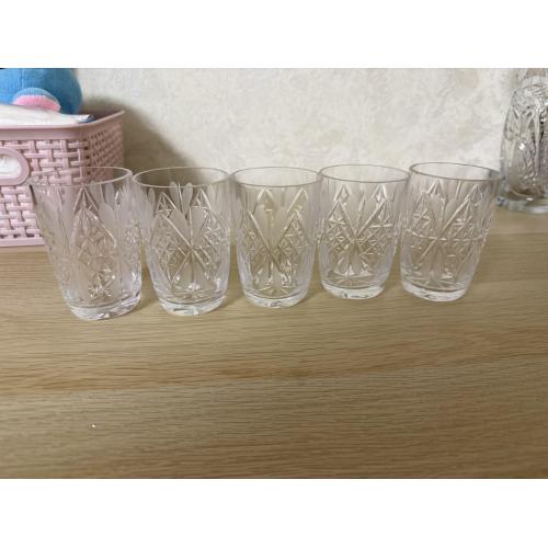 Кришталеві стакани