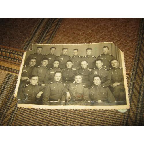 Артиллеристы и водитель