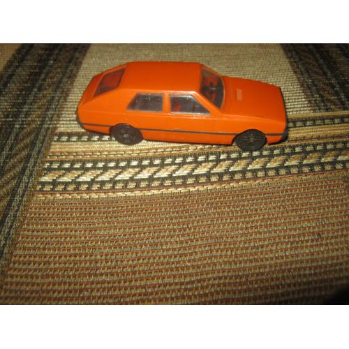 Polonez,Estetyka,пластик