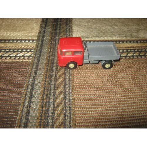 Skoda LIAZ,пластик.Требует ремонта