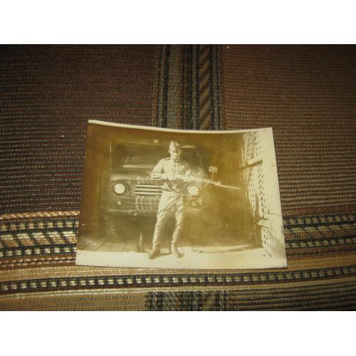 Солдат заряжает СКС,1973 год