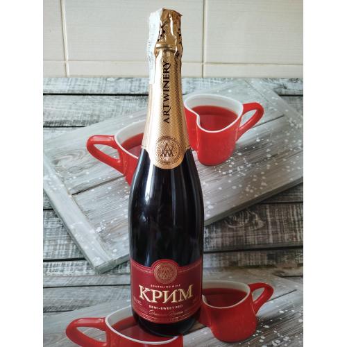 Колекционное игристое вино Крым красное полусладкое Бахмут 