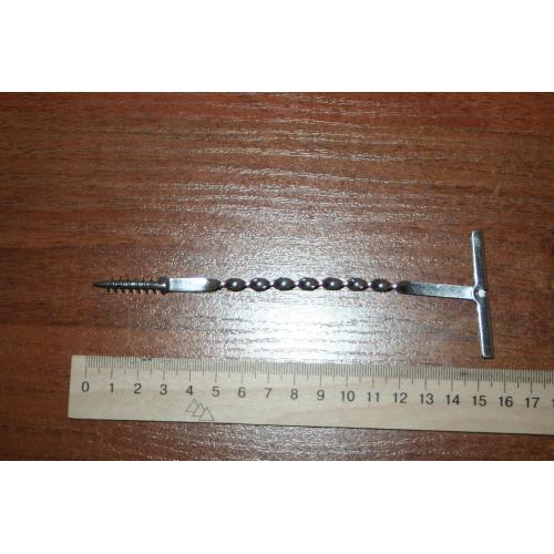 Штопор металлический.